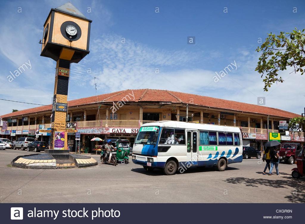 Aurora Knight Hostel Negombo Buitenkant foto